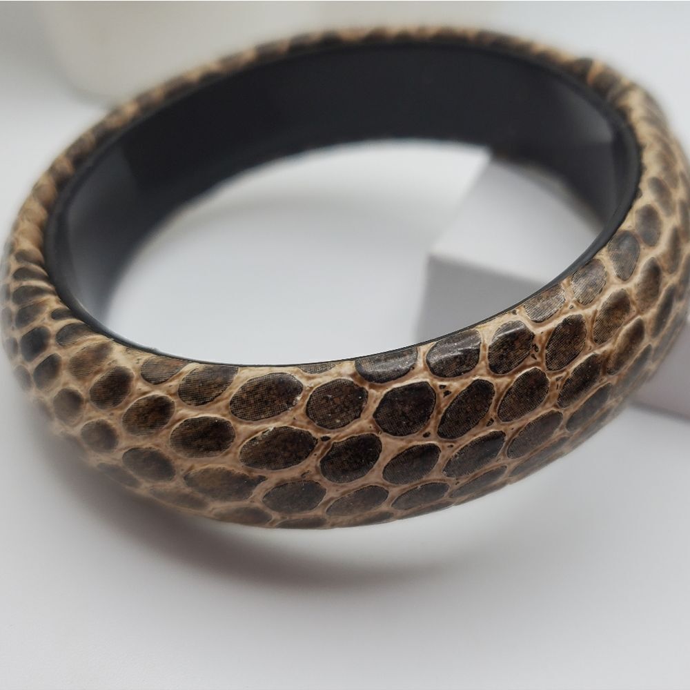 Tortoise shell bricklayer bracelet bangle